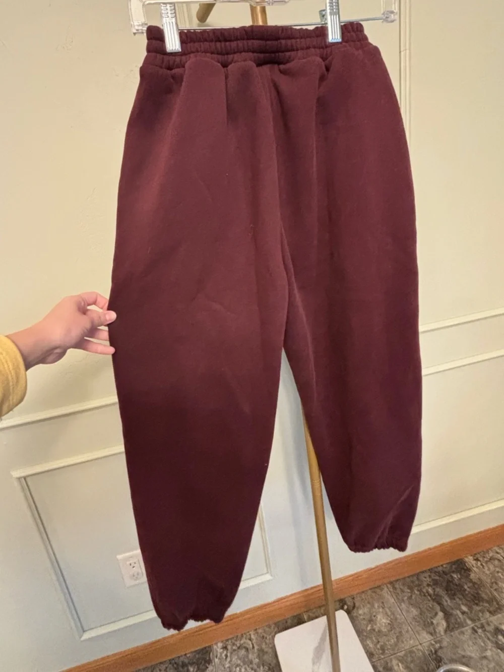 Comfrt Embroidered Maroon Signature Sweatpants Kids XL/Women XS NWT MSRP $60